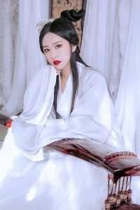 为圆初恋设计师梦，老公偷走我的眼角膜