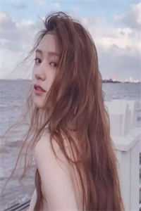 我曾和你走过多少个秋末