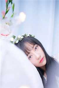 穿书后，我靠弹幕疯狂自救