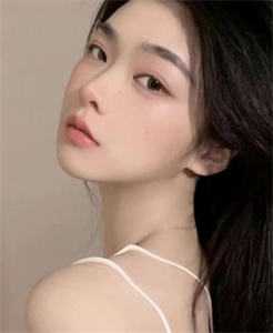 生日当天，妻子带着儿子参加学弟的庆功宴