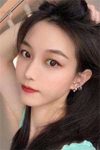 同学婚宴上，我相恋八年的女友成了别人的新娘