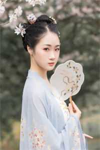 我是村里唯一的大学生，被人贩子卖回村里