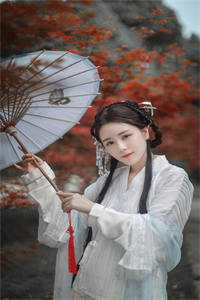 离婚后，想兼挑两房的老公跪求我原谅