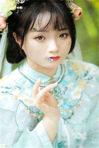 被拍卖的替身夫人跳海假死后，带马甲杀回来了