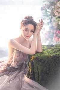 订婚宴上，未婚夫的死对头向我求婚