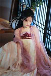 把女儿送去斗兽场后，他却疯了