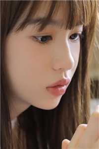 把女儿送去斗兽场后，他却疯了