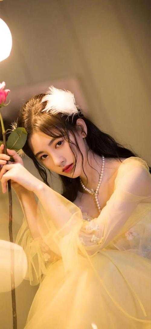 明年花更好，知与谁同