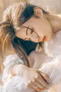 女儿生病，老公养的怀孕女大送来花圈