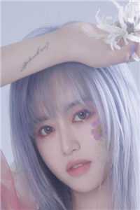 重生后，我冷眼看校草爬上假富婆的床