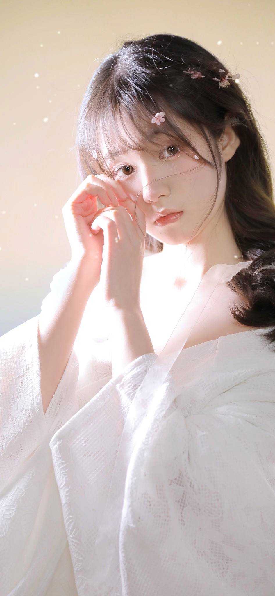 见我荒芜，听我泣语