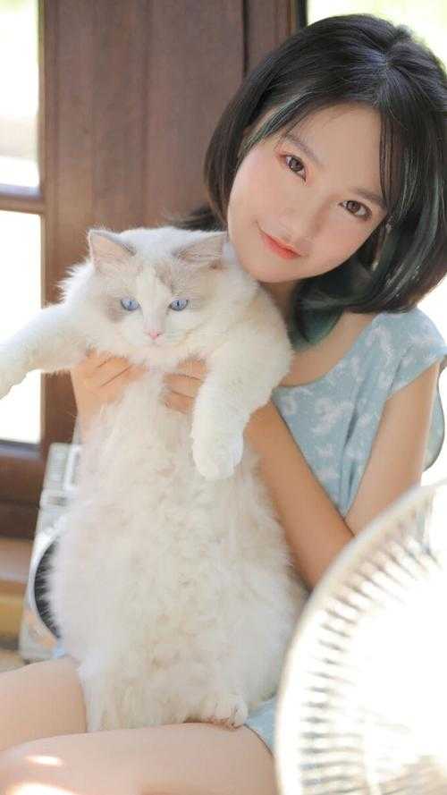 男友爱上猫系助理，我闪婚忠犬竹马