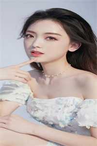 嫁给瘸腿太子后，三个蛊奴悔疯了