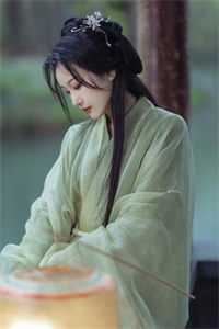 女儿的童养夫欺辱她？她可是上界唯一的公主