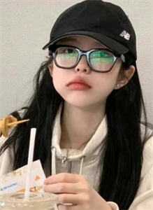 拍卖会点天灯后，女友把我扔进乞丐堆