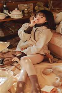 看见弹幕后，发现全宗都是废柴师弟的舔狗