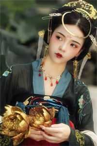 我女扮男装高中状元后，天下震荡