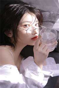 咬了一口弟弟雪糕，被他女友狂造黄谣